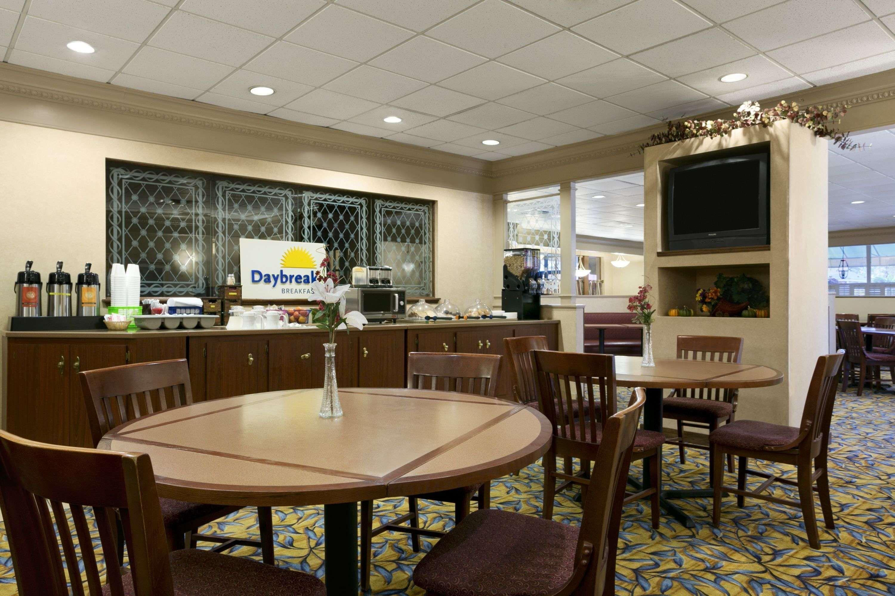 Days Inn By Wyndham Sidney Oh Exteriér fotografie